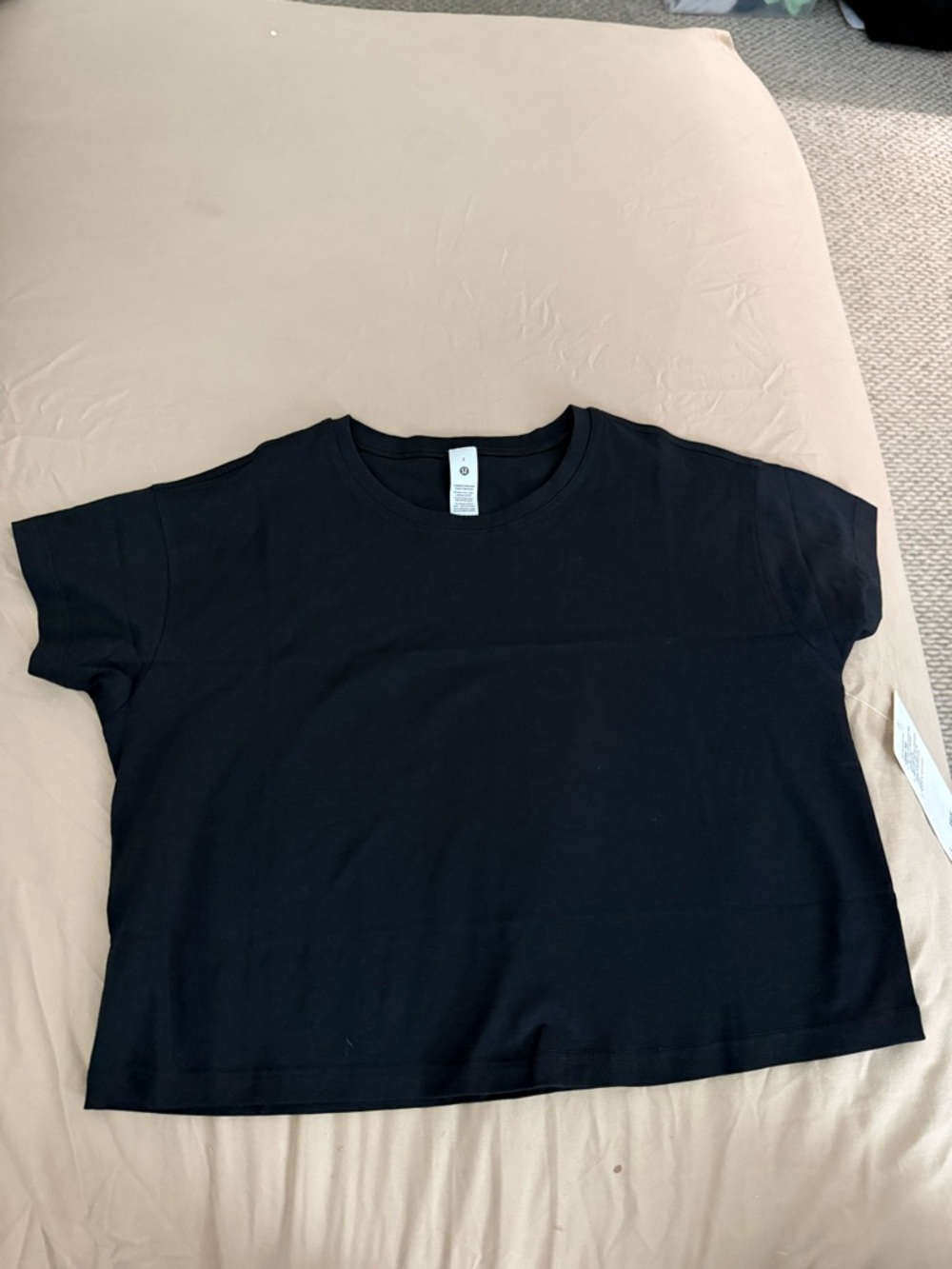 Lululemon cates tee size 2 nwt
